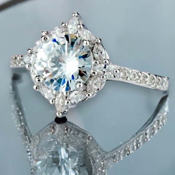 Women’s silver ring engagement anniversary wedding ring .925 nwt - Picture 2 of 10